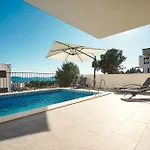 Ocean Breeze - Meerblick - Zwei Kuechen فيلة *