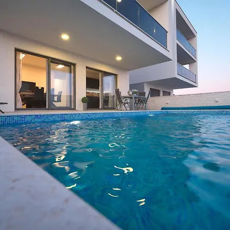 Ocean Breeze - Meerblick - Zwei Kuechen Villa Sibenik
