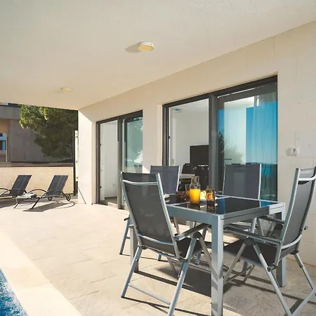 Villa Ocean Breeze - Meerblick - Zwei Kuechen Sibenik
