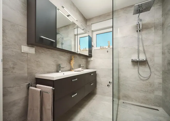 וילה Ocean Breeze - Meerblick - Zwei Kuechen שיבניק